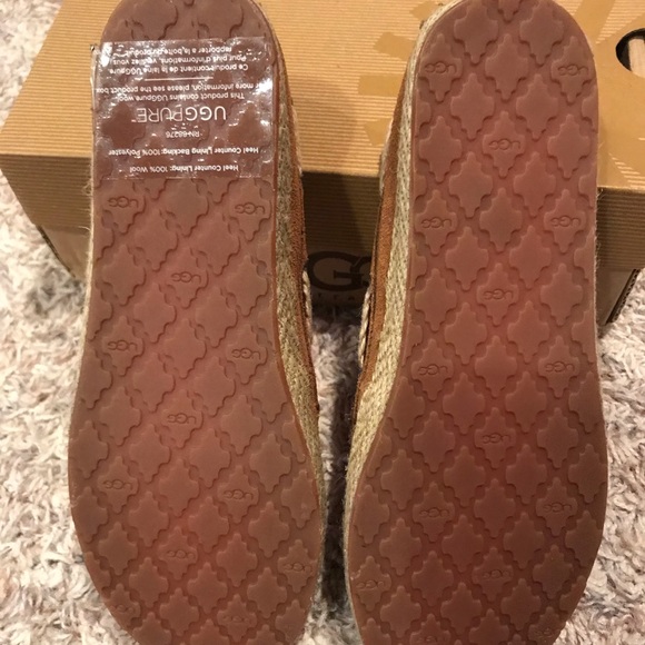 Brand new UGG K Ariana chestnut moccasin size 2 - Picture 5 of 6